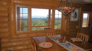 Standard Room | In-room dining