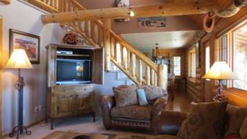 Standard Room | Living room | TV, DVD player