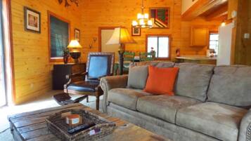 Standard Room | Living area | TV, DVD player