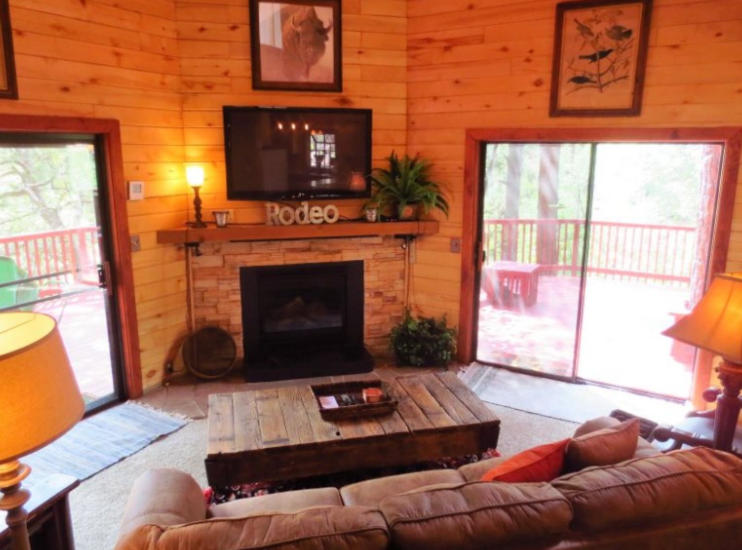 Standard Room | Living area | TV, DVD player