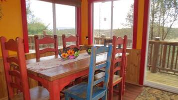 Standard Room | In-room dining