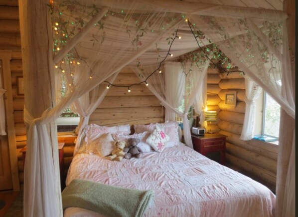 Standard Room | 4 bedrooms, desk, iron/ironing board, free WiFi - Log Cabin at Lynx Creek Farm (Prescott)