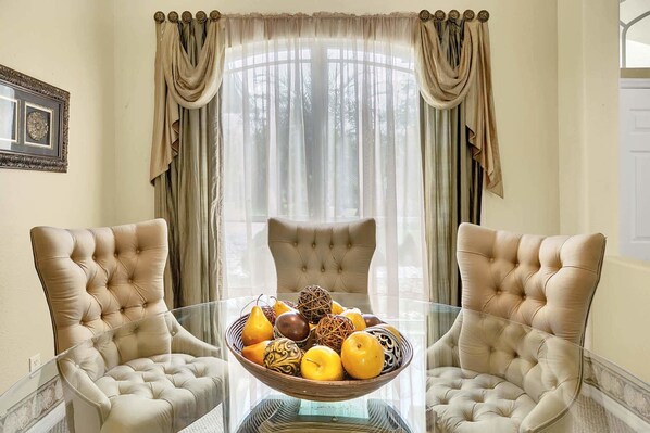 Standard Room | In-room dining