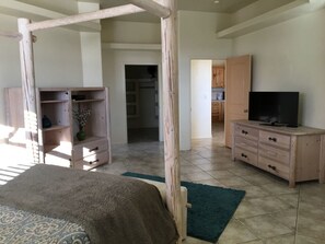 Standard Room | 3 bedrooms, iron/ironing board, free WiFi