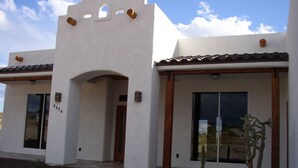 Exterior - Laughlin Bullhead Home & Pool (Bullhead City)