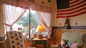 Living room - Liberty Suite (Prescott)