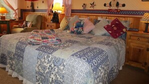 1 bedroom, desk, iron/ironing board, free WiFi - Liberty Suite (Prescott)