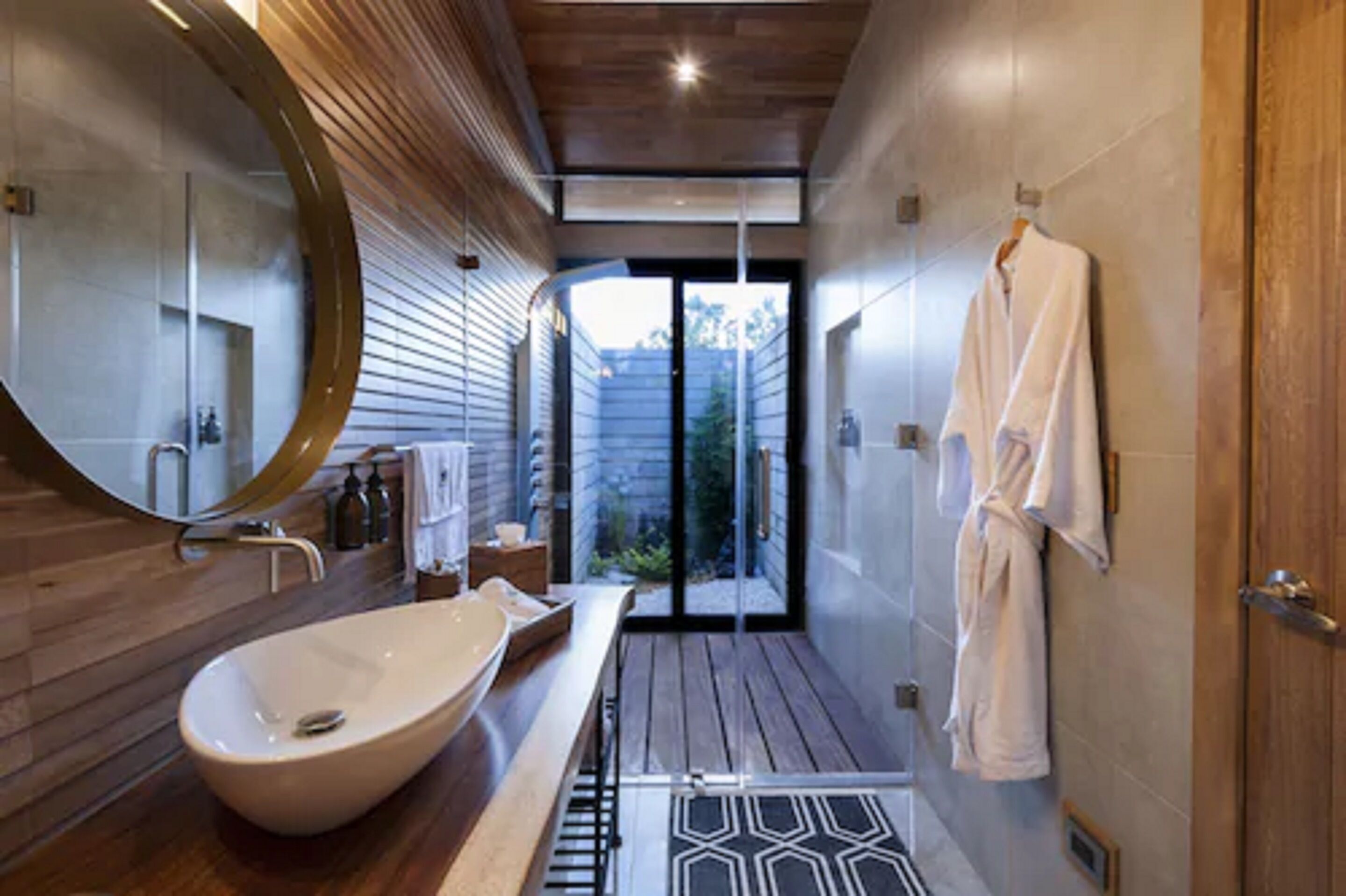 Family Villa, Multiple Beds, Non Smoking | Bathroom