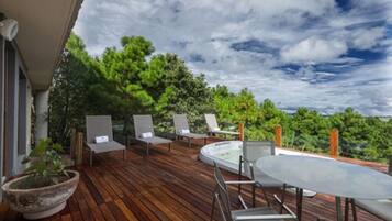 Behandelingskamers voor koppels, een sauna, een bubbelbad, een stoombad