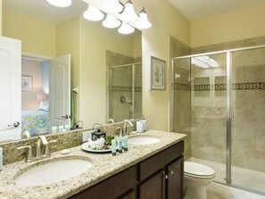 Standard Room | Bathroom