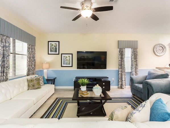 Standard Room | Living area