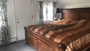 Standard Room - Rangeley Chalet (Rangeley)