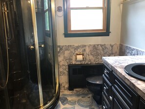 Standard Room | Bathroom - Rangeley Chalet (Rangeley)