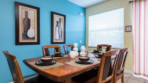 In-room dining - 3BR Home Free Wifi/Crib (Kissimmee)