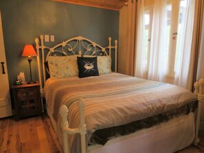 Standard Room | Desk, iron/ironing board, free WiFi