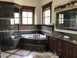 Standard Room | Bathroom | Separate tub and shower, hair dryer