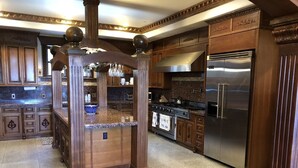 Standard Room | Private kitchen - 5 BED 5 BATH 8000 SQFT MOUNTAIN LODGE 1 MILE FROM PARK CITY CANYONS VILLAGE (Park City)