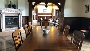 Standard Room | In-room dining - 5 BED 5 BATH 8000 SQFT MOUNTAIN LODGE 1 MILE FROM PARK CITY CANYONS VILLAGE (Park City)