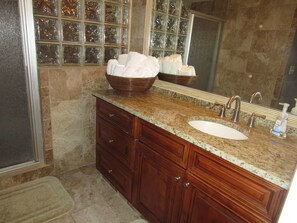 Standard Room | Bathroom sink