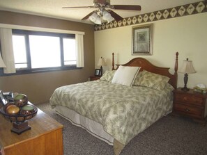 Standard Room | 3 bedrooms - 1004 Seychelles - 3 Bedroom 3 Bath Oceanfront - Gorgeous Ocean Views (Daytona Beach Shores)