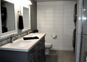 Standard Room | Bathroom | Separate bathtub and shower, hair dryer - A-Frame Vacay (Prescott)