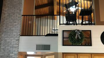 Standard Room | Living area | TV, DVD player