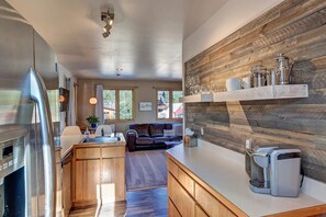 Standard Room | Private kitchen | Fridge, microwave, coffee/tea maker