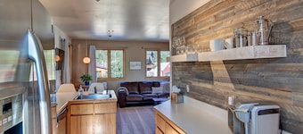 Mtn View Garage ️Lake Netflix