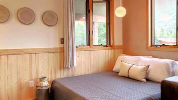 Standard Room | Iron/ironing board