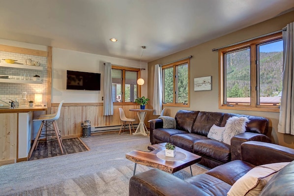Standard Room | Living room