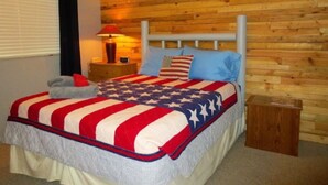 Standard Room | Desk, iron/ironing board, WiFi (free) - Cool Pines Cabin (Prescott)