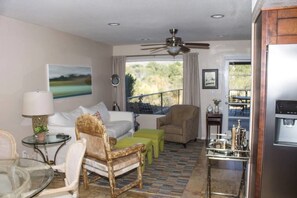 Chambre Standard | Salle de séjour | Télévision, lecteur de DVD