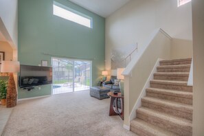 Smart TV, ping pong - Near Disney World, private home with swimming pool! (Davenport)