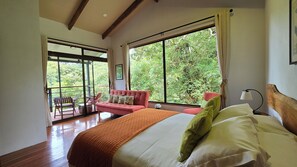 2 habitaciones, caja de seguridad en la habitación y escritorio 