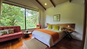 2 habitaciones, caja de seguridad en la habitación y escritorio 