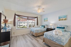 2 habitaciones, escritorio, tabla de planchar con plancha y wifi gratis 