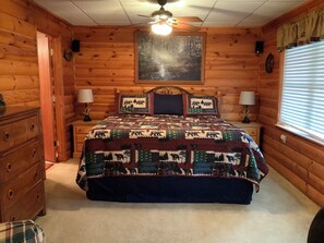 2 bedrooms, iron/ironing board, free WiFi, bed sheets - Private Cabin Getaway- Long Range Mountain View’s! (Marble)