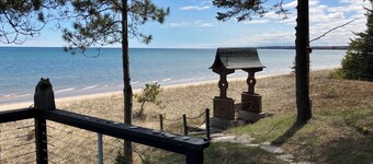 8 Miles Of Sand Beach To Explore ~ Outstanding Sunset Views Over The Lake! 