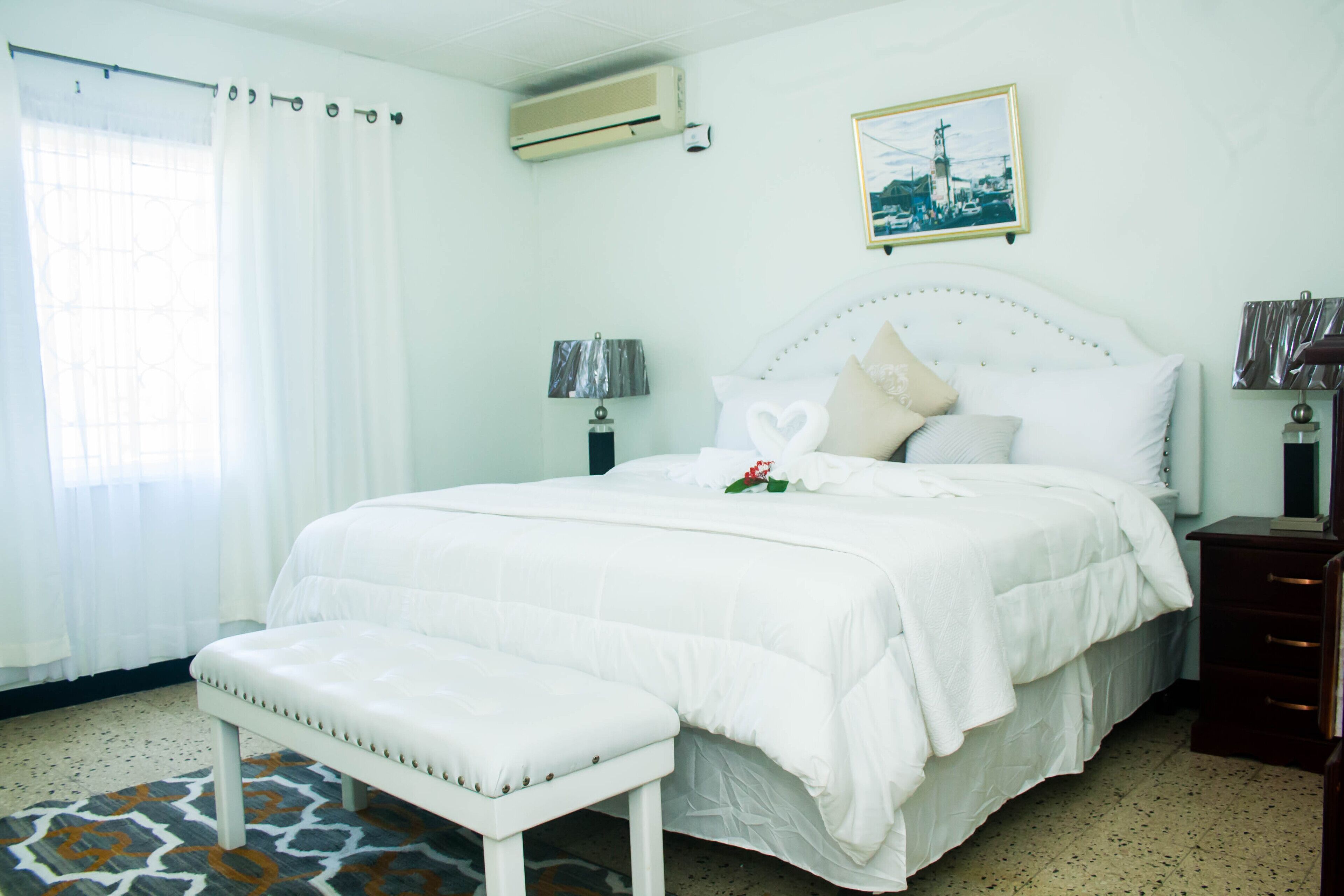 4 bedrooms, desk, iron/ironing board, free WiFi