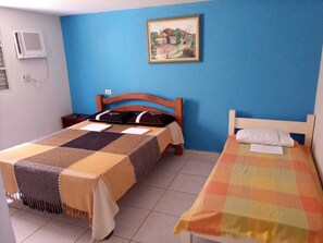4 habitaciones, tabla de planchar con plancha y wifi gratis 