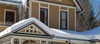 Catskills viktoriansk med peis og fjellutsikt for ski, fiske og fotturer