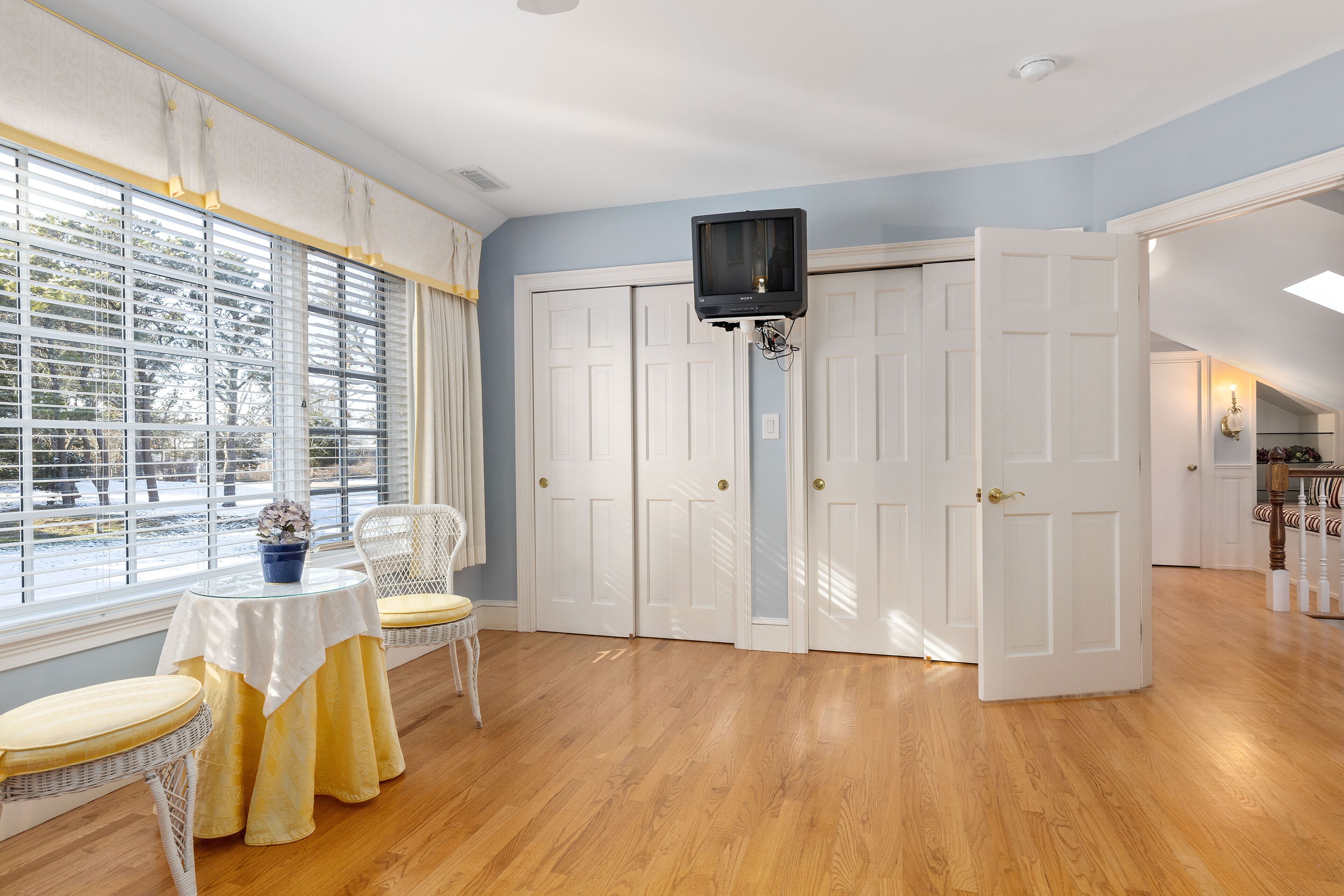 Plenty of closet space, room darkening drapes
