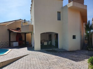Exterior - Beautiful house in Enseada with 6 suites pool, barbecue, solarium 150m from the beach (Guarujá)