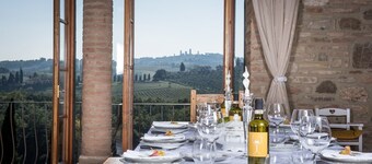 Top Location - Villa in San Gimignano, Top View, 4 DBL En-Suite, Pool, AC, WiFi