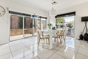 Interior - Modern 3BR 2Bath • 10min CBD • Free Parking (Enfield)