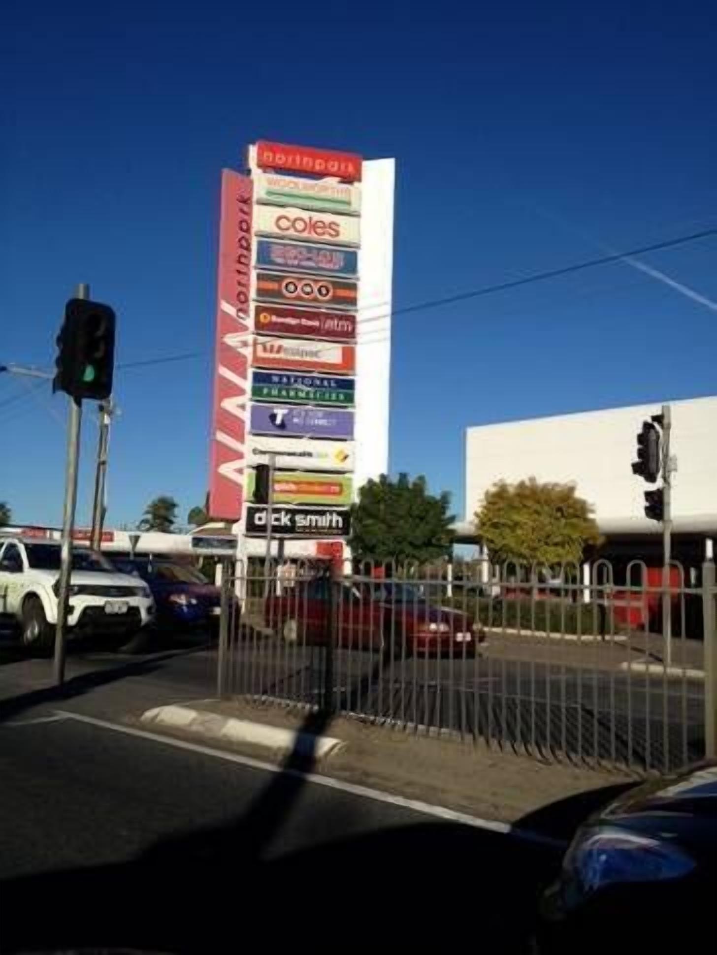 Modern 3BR 2Bath • 10min CBD • Free Parking — image 18