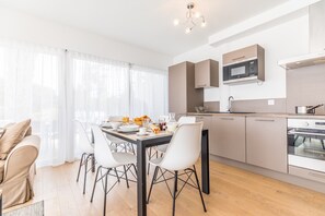 Fridge, microwave, oven, dishwasher