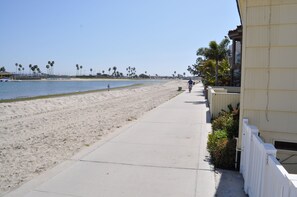 Beach nearby, sun loungers, beach umbrellas, beach towels