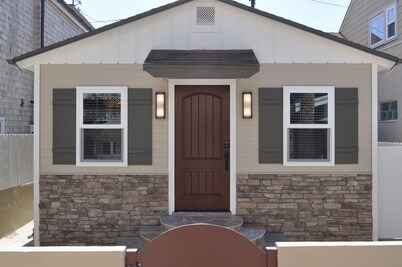 You're just a few steps to the bay AND the beach! With central AC!