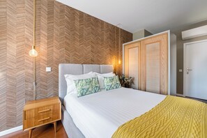 2 soverom, strykejern/-brett, reiseseng for barn og wi-fi